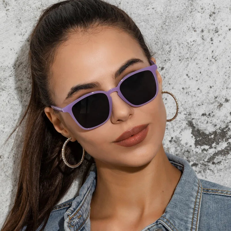 Lunettes de soleil carrées vintage tendance pour femmes — rétro