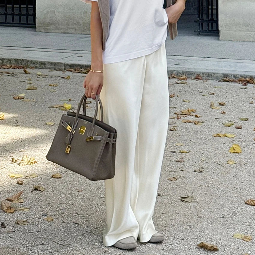 Pantalon ample en crêpe rose pour femme — rue chic, plissé, vintage, taille haute, 2025