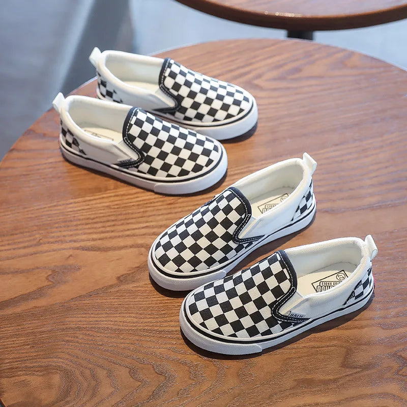 Kids' play shoes, flat shoes on offer, children's shoes