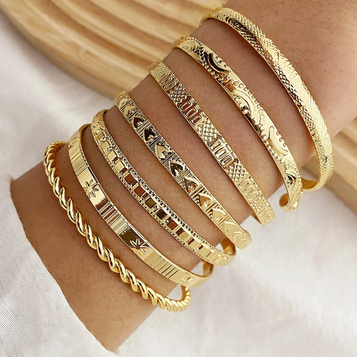 Women's Gold Color Punk Bracelets, Streetwear, Gothic Heart Prints, Metal Design, Open Cuff Bracelet, Fashion Jewelry, Gifts, 7pcs/Set