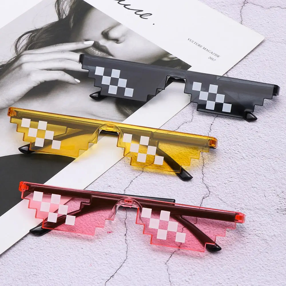 Lunettes de soleil mosaïque pixel rétro — gamer, robot, cosplay, anniversaire, nouveau design