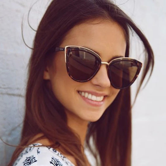 Gafas de sol de ojo de gato para mujer, espejo clásico, vintage, montura de ojo de gato, níquel, exterior