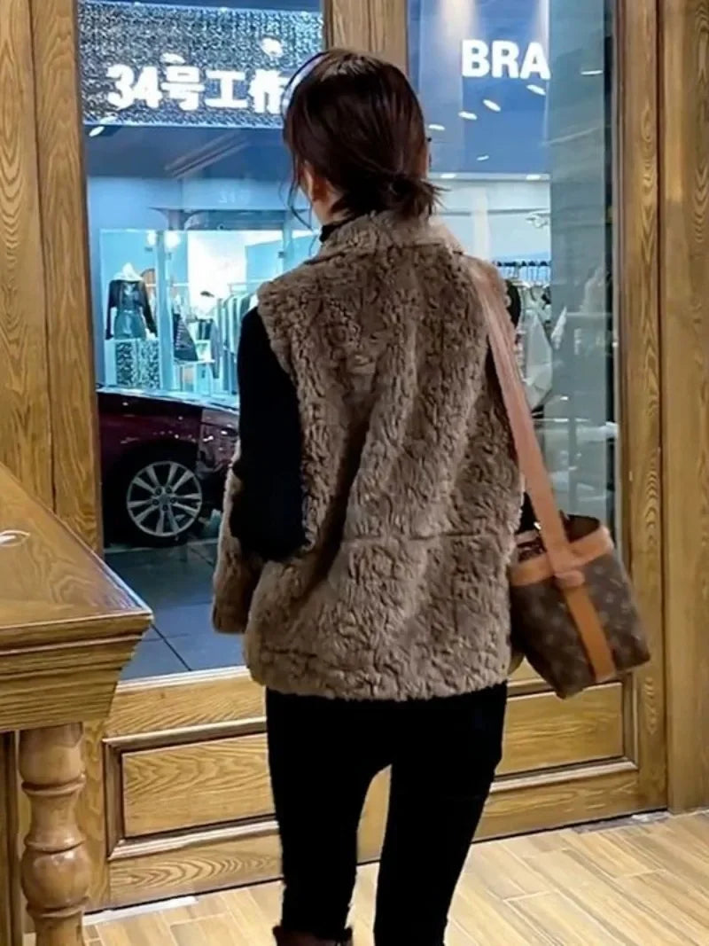 Gilet en agneau peluche pour femmes kaki — sans manches, décontracté, automne, mode 2025