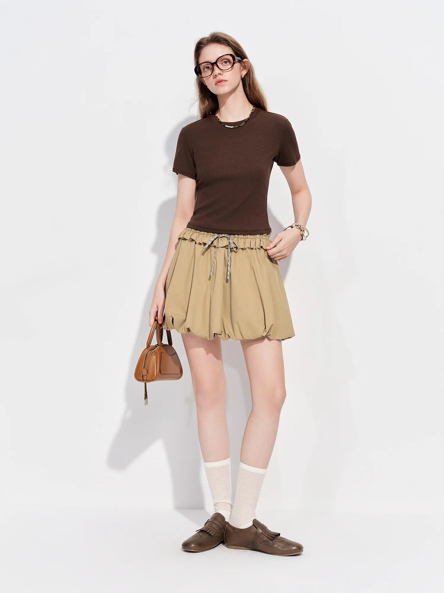 T-shirt femme en piqué ajusté et polyvalent — printemps 2026, coton ajusté, manches courtes