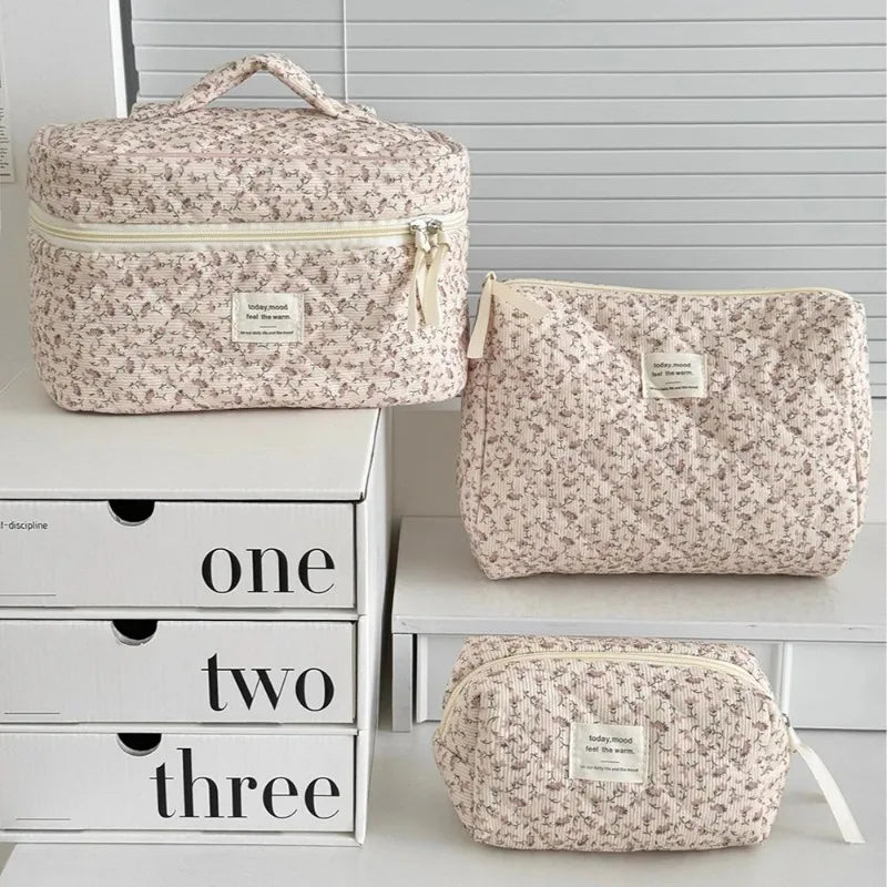 Wholesale vintage women's toiletry bags, floral print, handbag, travel organizer, makeup storage bag, large capacity, quilted bag