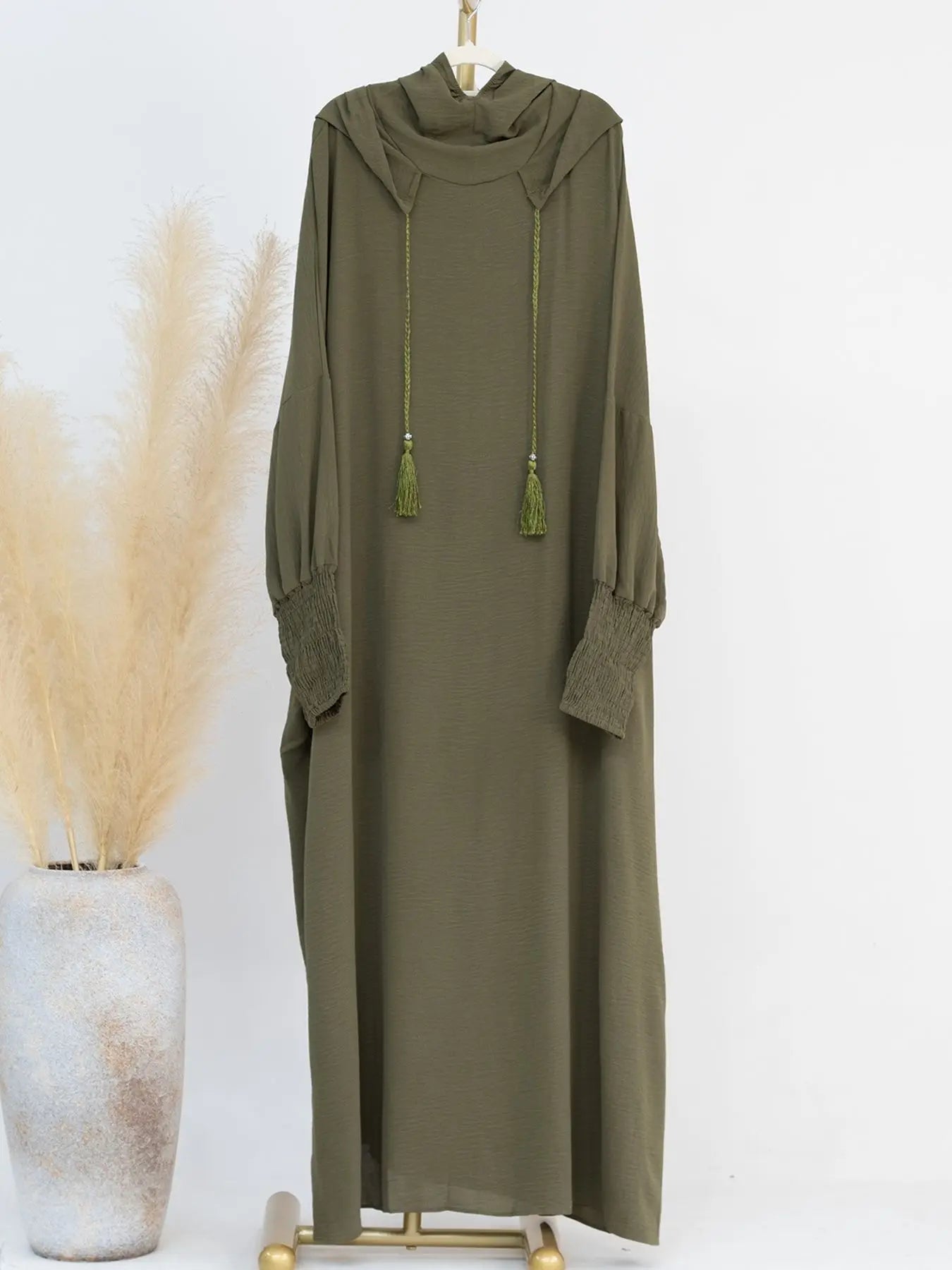 Abayas à pompons pour femmes musulmanes, vêtements de prière du Ramadan, Jalaba à capuche, manches chauve-souris décontractées solides, robe arabe financièrement, Djellab Eid