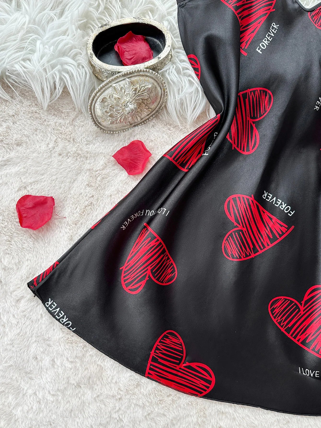 Camisón de satén estampado de labios rojos para el Día de San Valentín, cuello en V, sin espalda, minivestido de noche, ropa de dormir para mujer