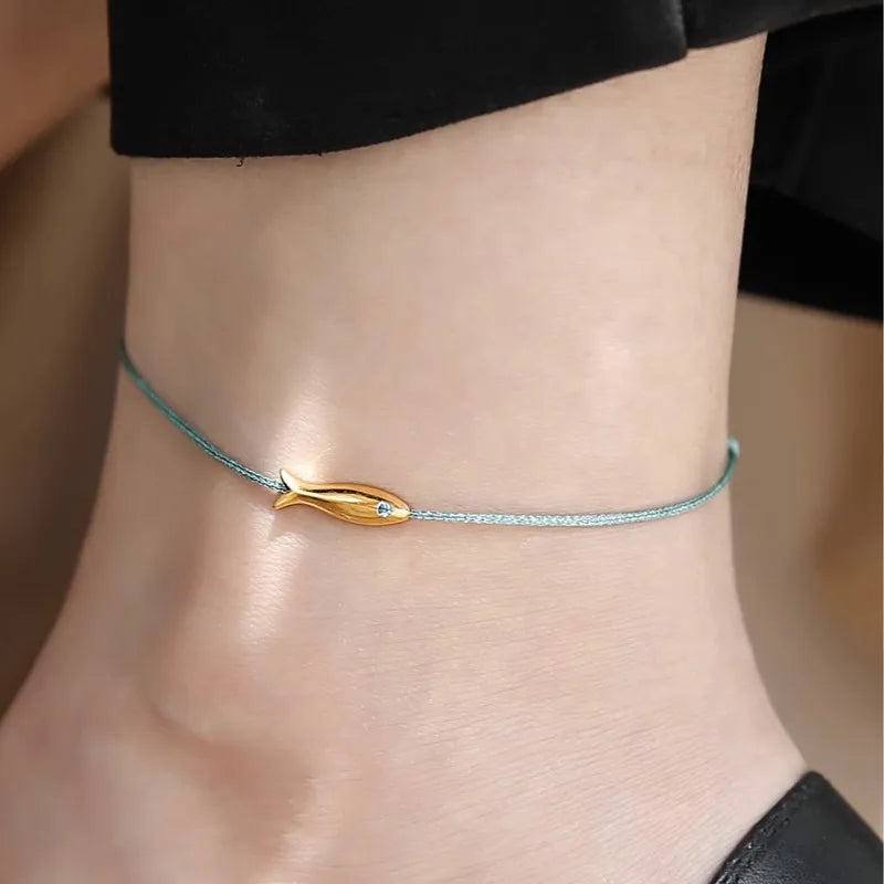 Bracelet de cheville doré porte-bonheur — ornement poisson, accessoires pied, cadeau ami, corde verte