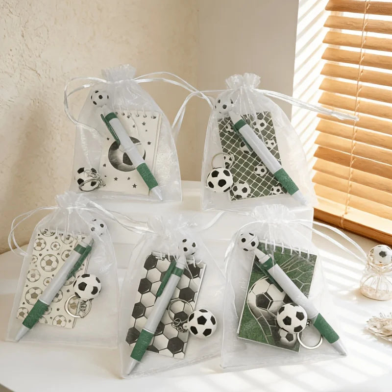 Pack Cadeau Papeterie Thème Football 10 Pièces — Carnet, Porte-clés, Stylo & Sac Cadeau