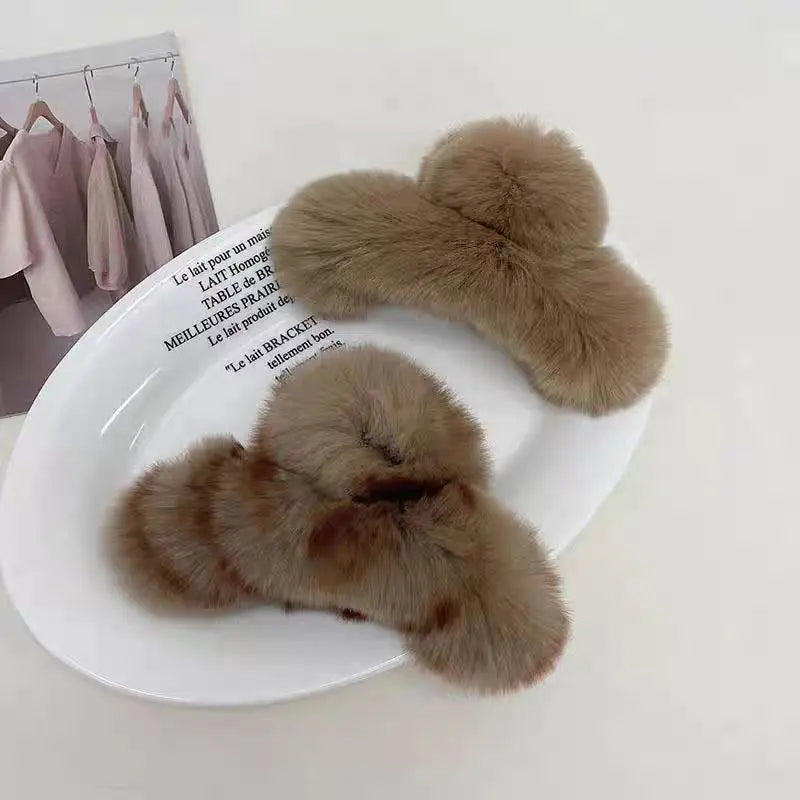Grande pince en peluche avec une sensation haut de gamme, pince à cheveux poilue d'automne et d'hiver, tempérament féminin et coiffure, 1/2 pièces
