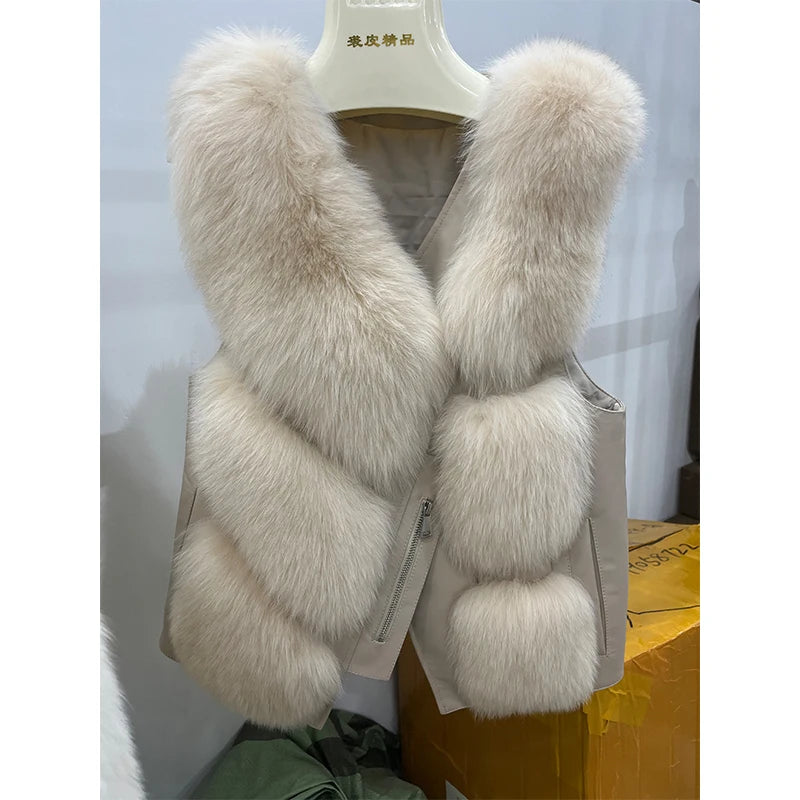 Gilet en fourrure de renard véritable pour femmes — fourrure naturelle, cuir, fermeture éclair, automne/hiver 2024