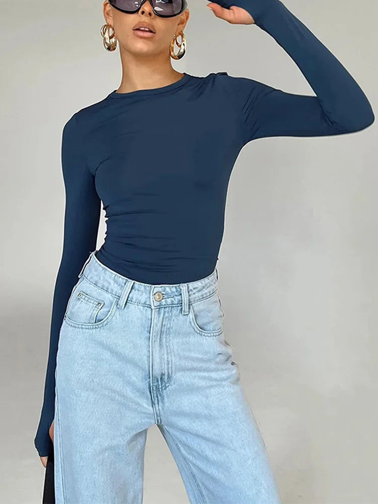 Haut Court Femme Manches Longues — Trous Pouces Streetwear Coupe Ajustée