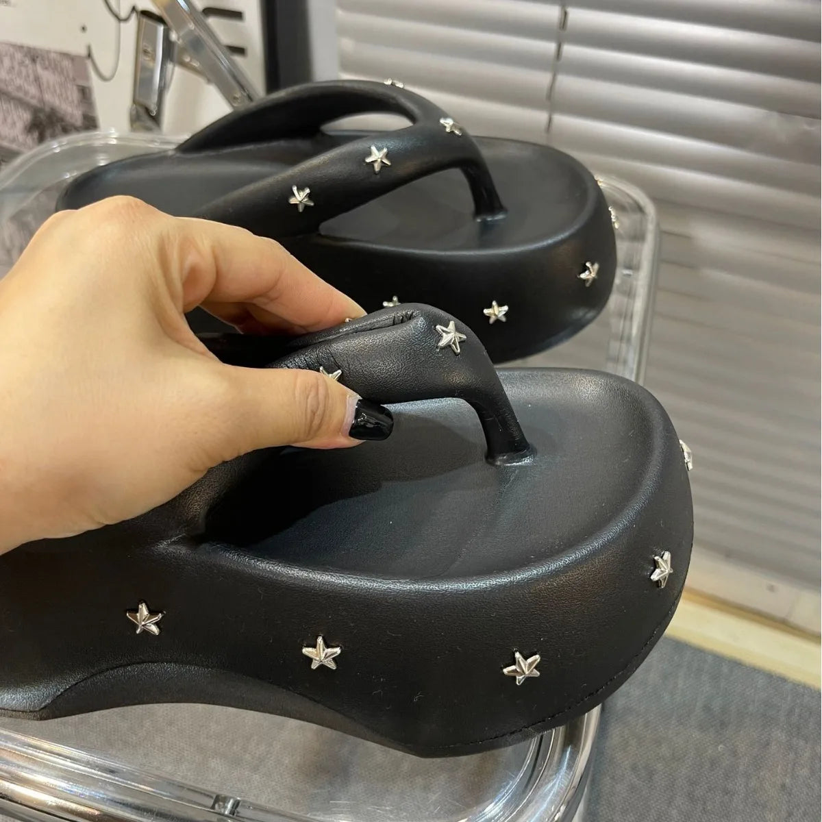 Chanclas de verano con plataforma y cuña para mujer, suela gruesa, tacones altos de 7CM, sandalias de playa, pantuflas Punk, sandalias de punta abierta