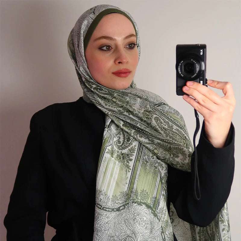 Foulard Hijab en Satin Soie pour Femme — Mode Été, Crème Solaire, Plage, Étole