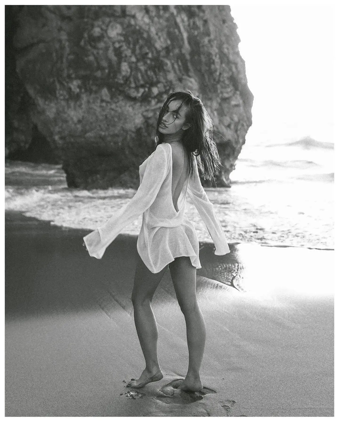 Robe de plage en tricot transparent pour femmes, dos nu, manches cloche, couleur unie, coverups de bain, élégante, col rond, mini, été, 2025, K98
