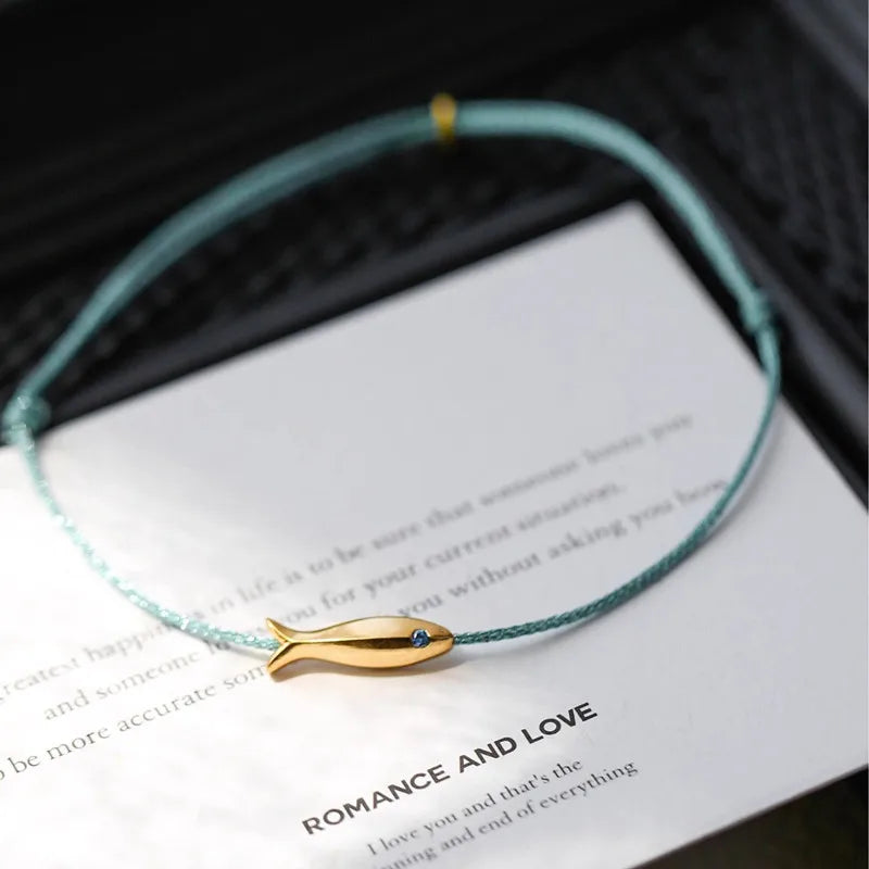 Bracelet de cheville doré porte-bonheur — ornement poisson, accessoires pied, cadeau ami, corde verte