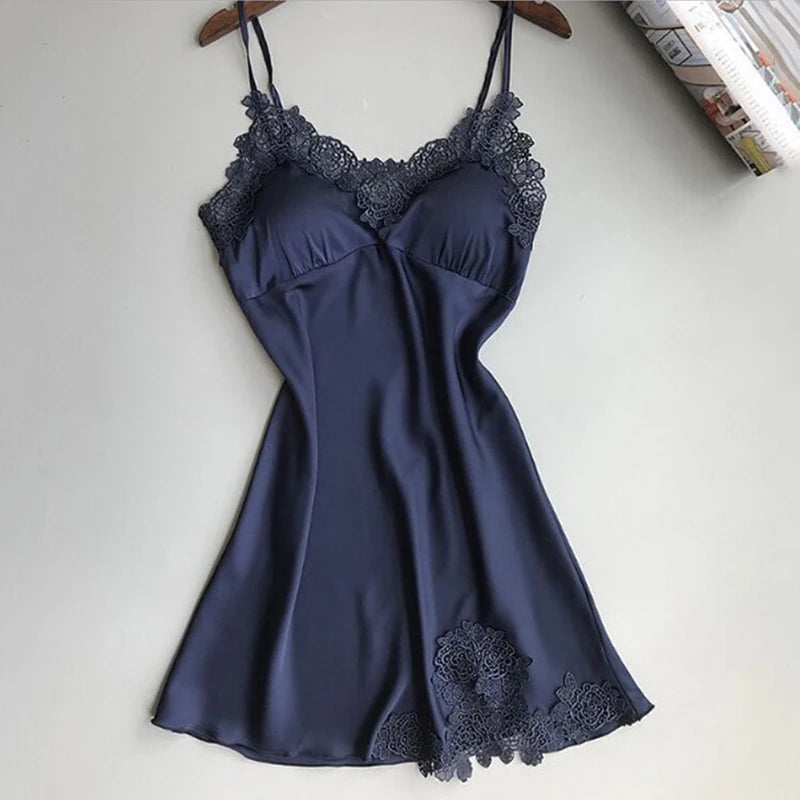 Pyjama Soie Glacée Femme Col Licou — Chemise Nuit Satin Service Maison