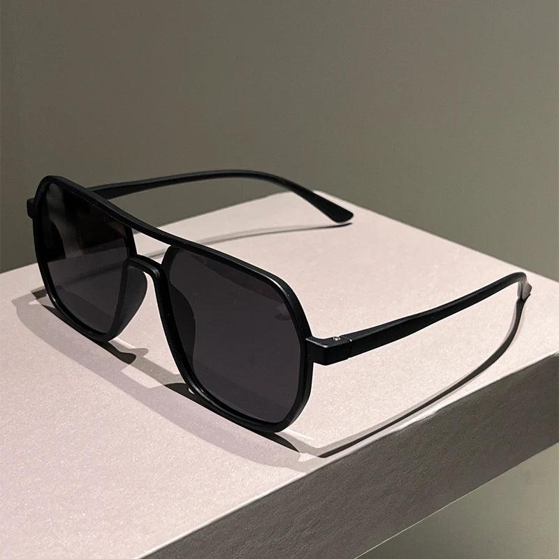 Lunettes de soleil à jante irrégulière homme 2025 — vintage, double pont, miroir, mode, femmes