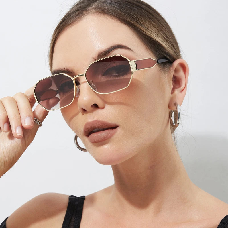 Lunettes de soleil vintage femmes et hommes — rétro, métal, rectangle, populaires, noires