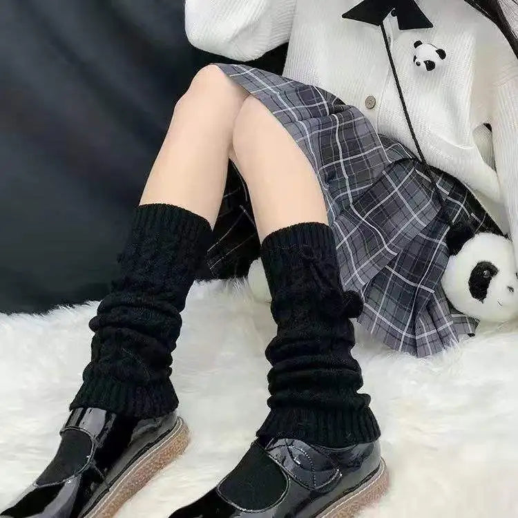 Chaussettes chaudes d'hiver Lolita, chaussettes tricotées pour jambes chaudes, couvre-pieds tricotés en boule de laine, chauffe-jambes avec boules pour femmes