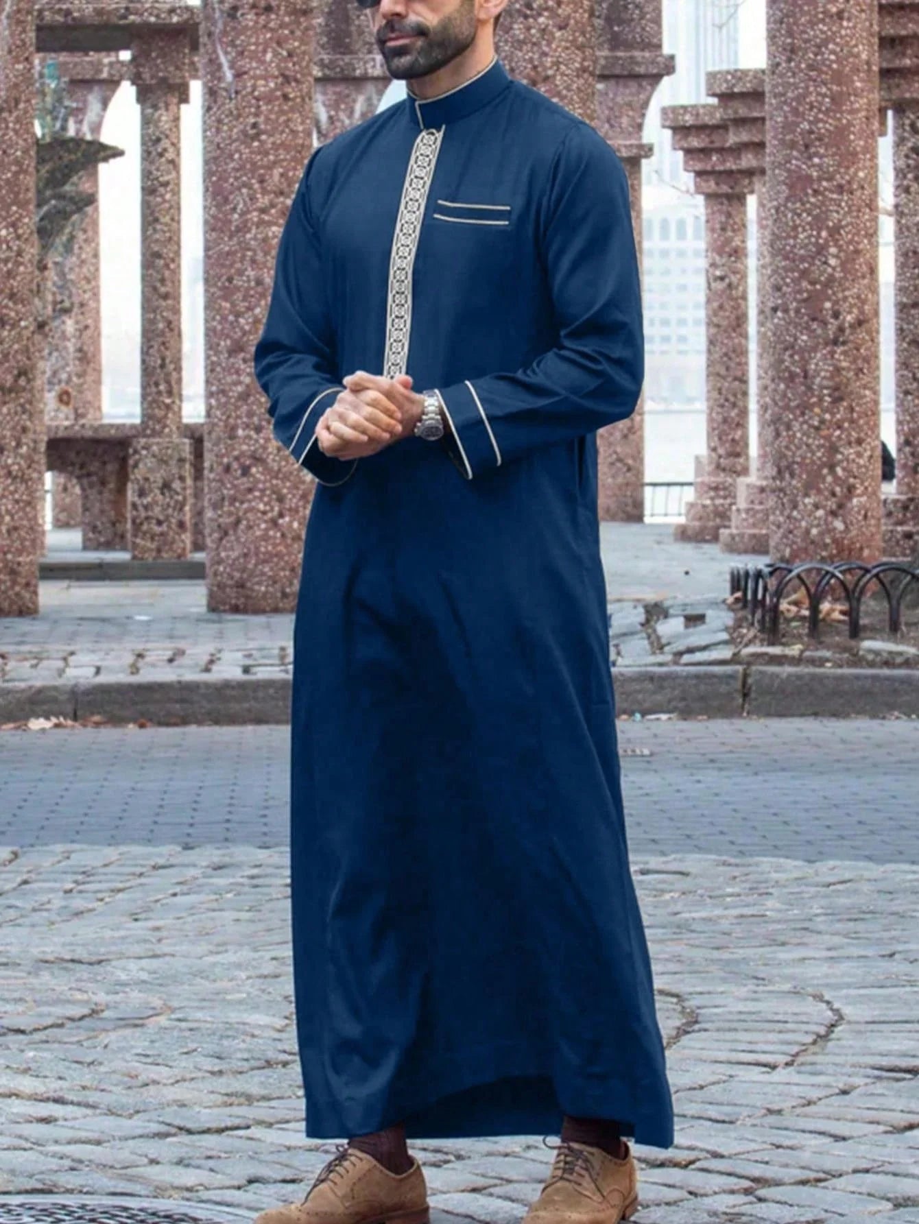 Thobe pour hommes marocain, manches longues style ethnique brodé col montant conception de fermeture éclair hommes musulmans à la mode Abaya fest arabe