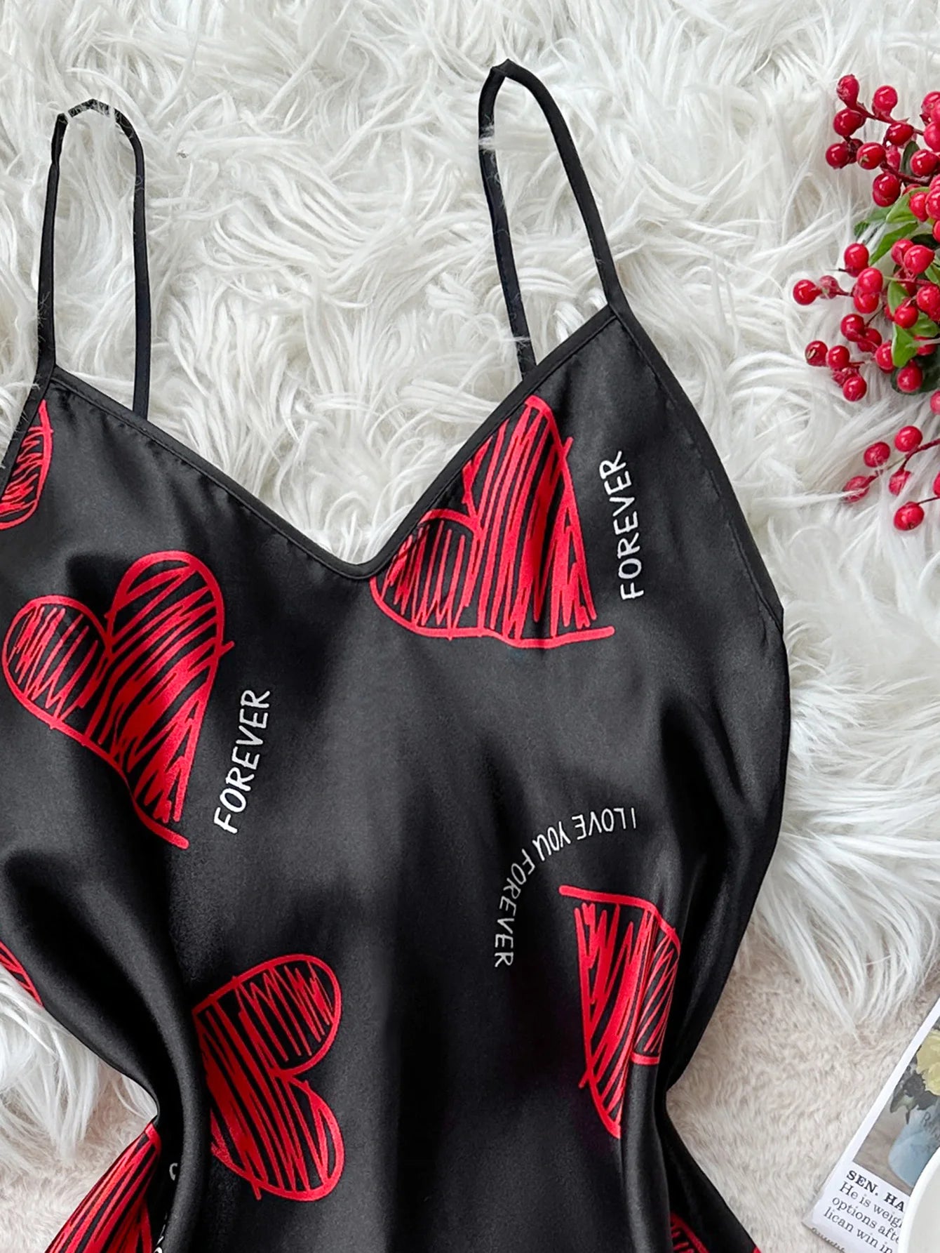 Camisón de satén estampado de labios rojos para el Día de San Valentín, cuello en V, sin espalda, minivestido de noche, ropa de dormir para mujer