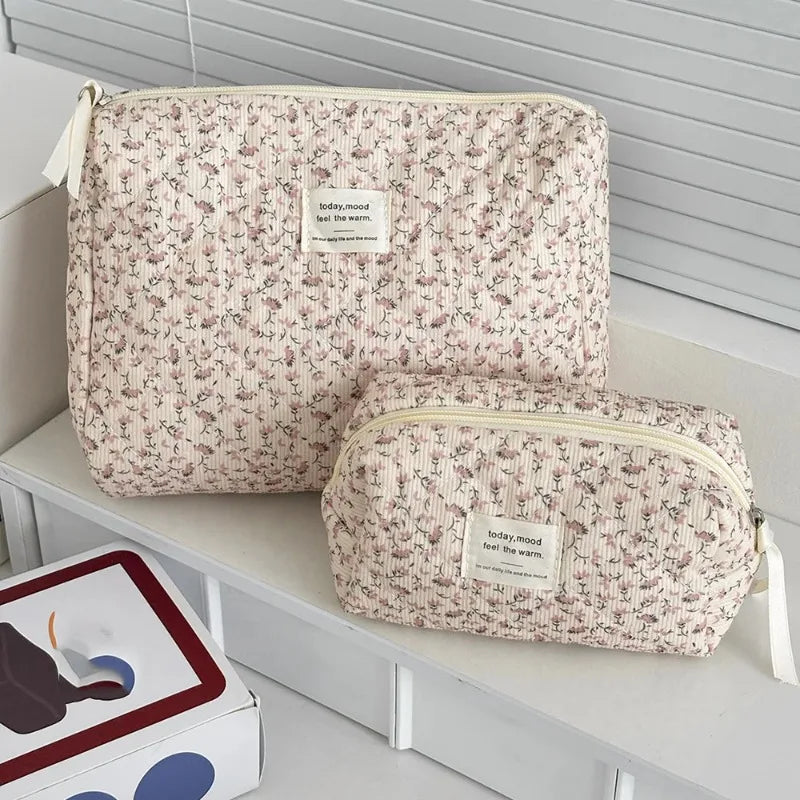 Wholesale vintage women's toiletry bags, floral print, handbag, travel organizer, makeup storage bag, large capacity, quilted bag