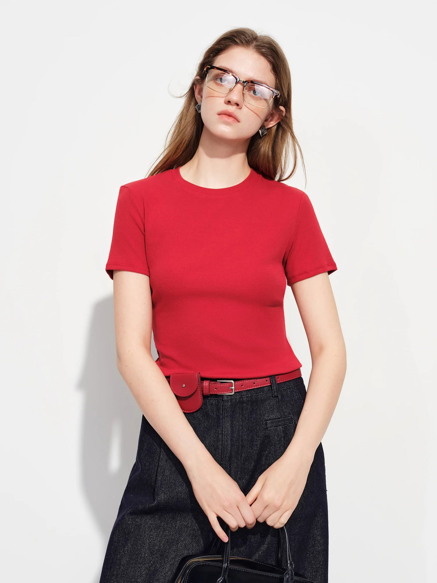 T-shirt femme en piqué ajusté et polyvalent — printemps 2026, coton ajusté, manches courtes