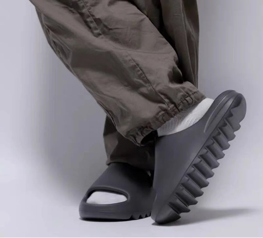 Women's and Men's Summer Slippers, Casual Sandals, Beach Shoes, Soft Bottom Slides, Thick Platform, EVA Non-Slip Home Slippers