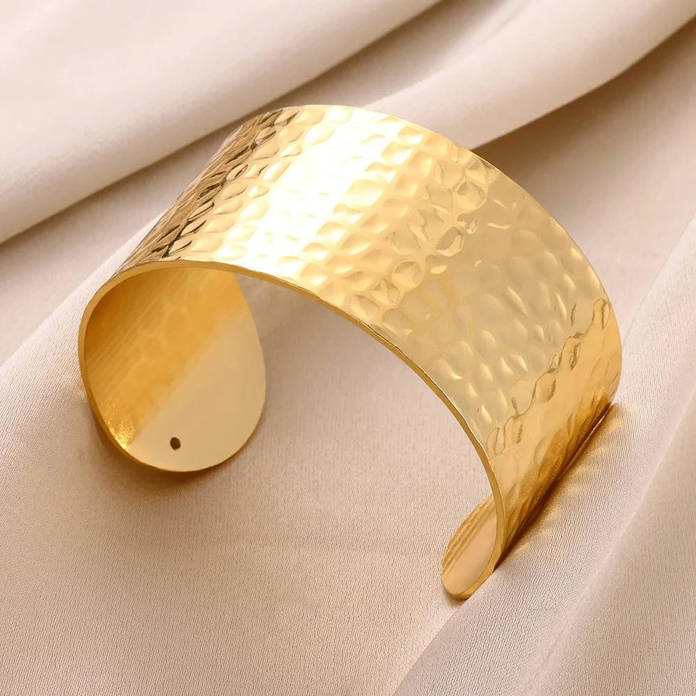 Exquisite Classic Bump Pattern Opening Bracelets for Women, Gold Color Stainless Steel Cuff Hand Ornament Gift