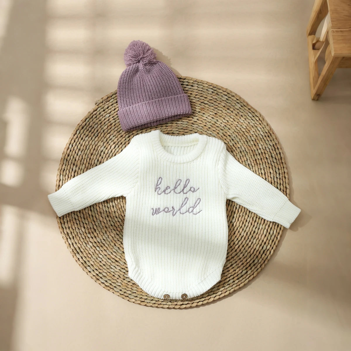 Barboteuse tricotée pour nouveau-né — chapeau à pompon assorti, pull bébé, tenues séance photo