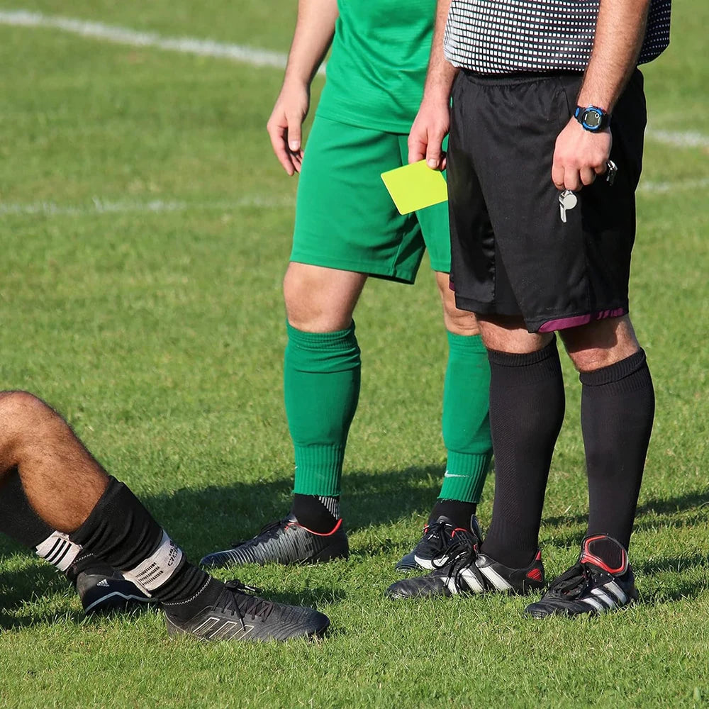 Kit Arbitre Football Complet — Drapeaux À Carreaux, Cartes Rouge & Jaune, Sifflet & Carnet