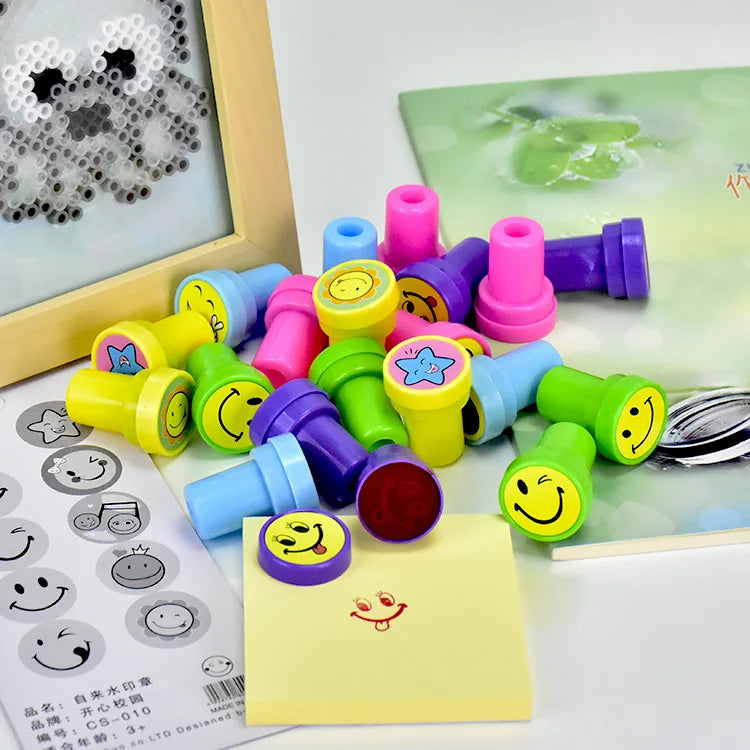 Assortiment de timbres auto-encreurs pour enfants, 10 pièces, tampons de jouets pour enfants, sceau de visage Smiley, Scrapbooking, peinture à la main, décor d'album Photo