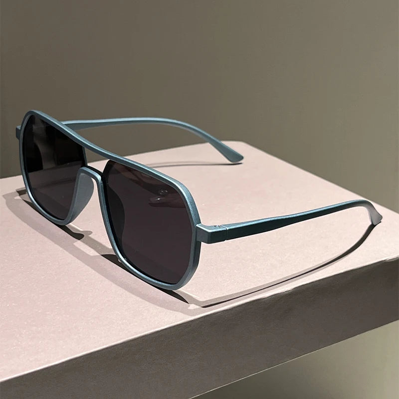 Lunettes de soleil à jante irrégulière homme 2025 — vintage, double pont, miroir, mode, femmes
