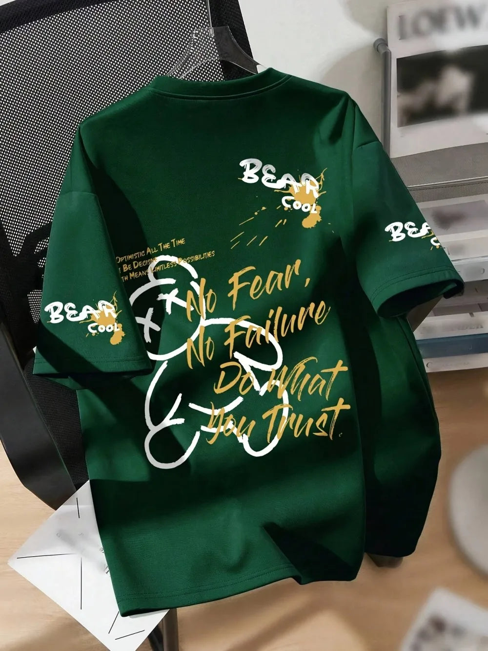Camiseta de verano transpirable con cuello redondo para hombre, con estampado de oso de dibujos animados, adecuada para regalos diarios y de fin de semana para amigos.