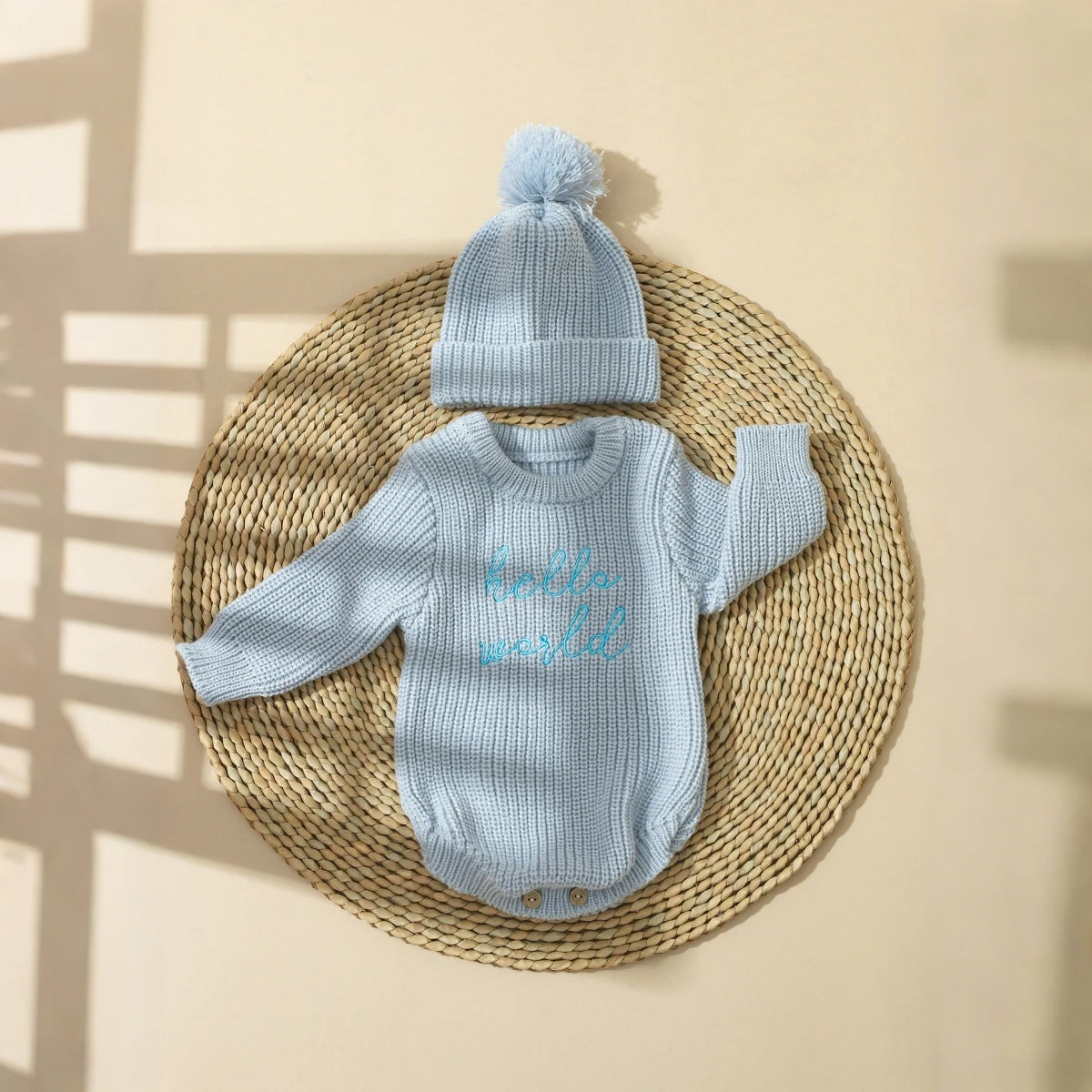 Barboteuse tricotée pour nouveau-né — chapeau à pompon assorti, pull bébé, tenues séance photo