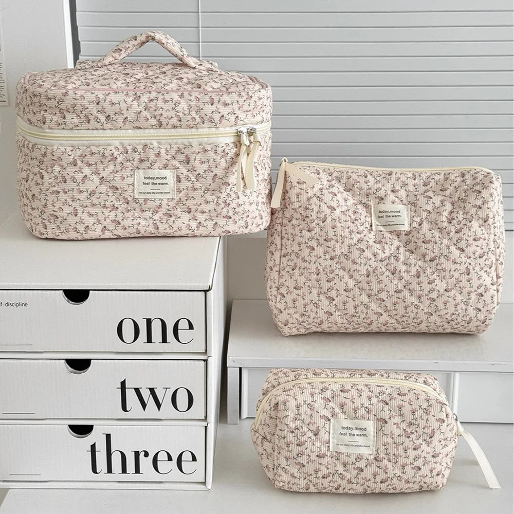 Wholesale vintage women's toiletry bags, floral print, handbag, travel organizer, makeup storage bag, large capacity, quilted bag