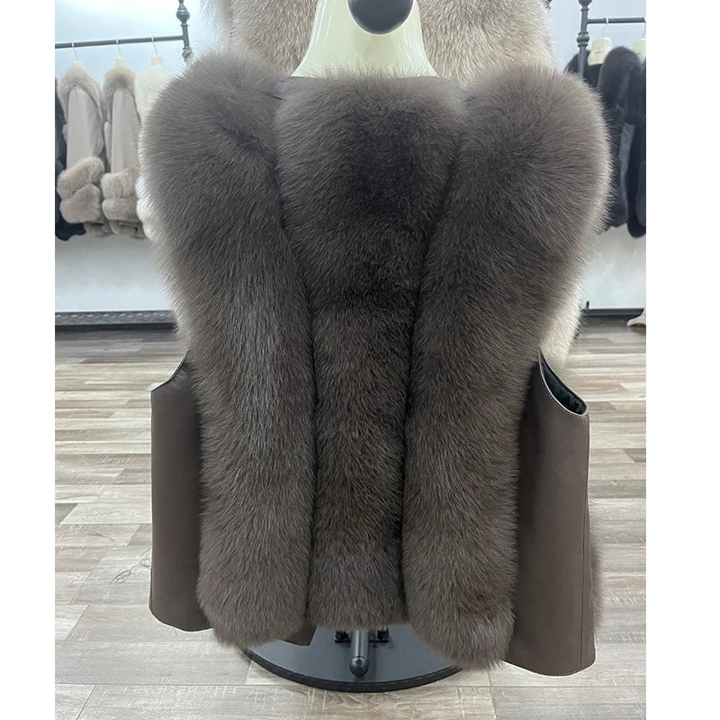 Gilet en fourrure de renard véritable pour femmes — fourrure naturelle, cuir, fermeture éclair, automne/hiver 2024