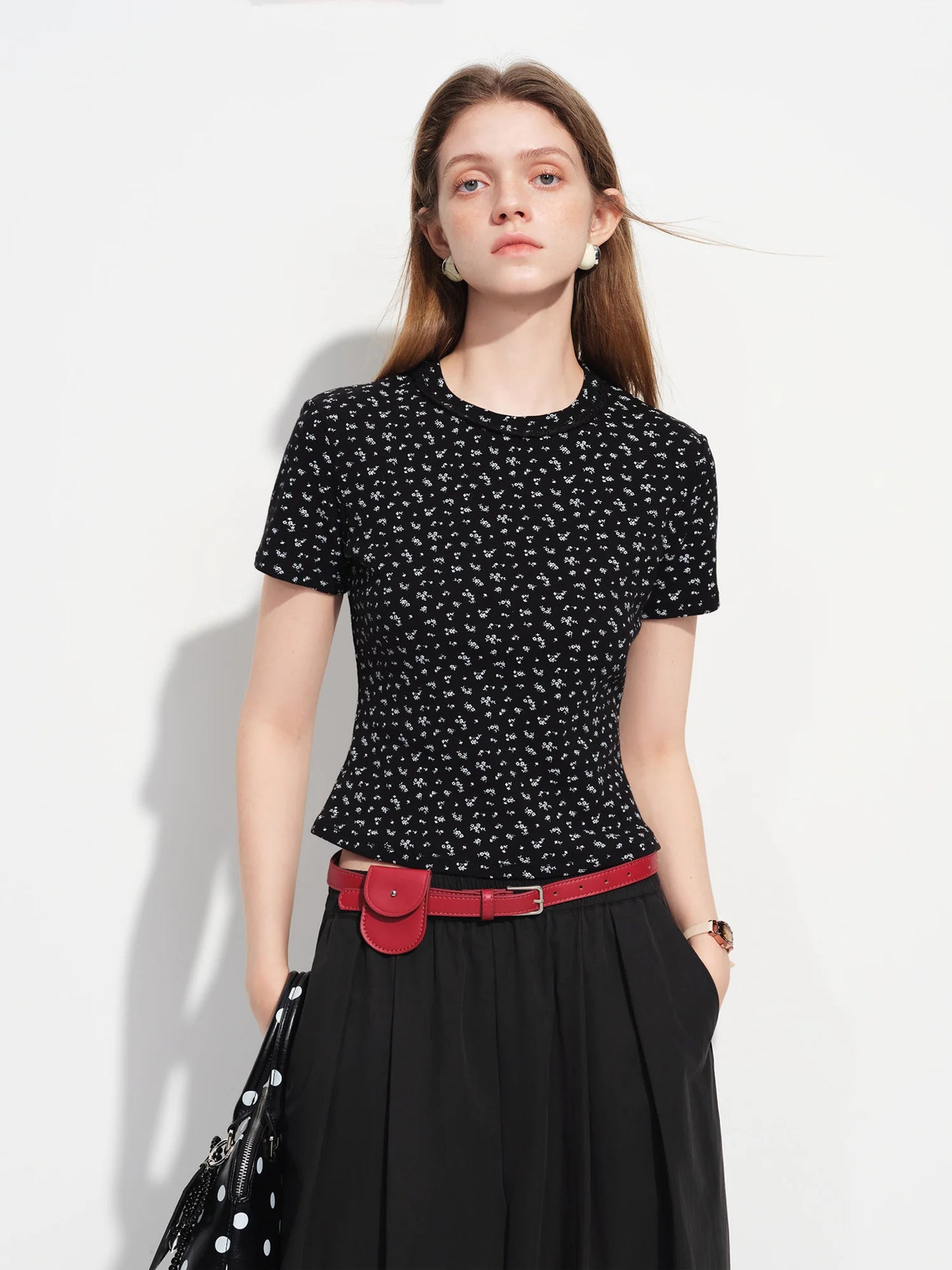T-shirt femme en piqué ajusté et polyvalent — printemps 2026, coton ajusté, manches courtes