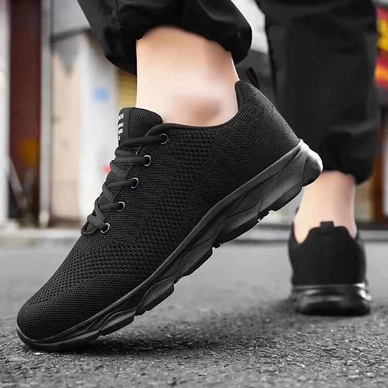 Zapatillas transpirables casuales para hombre, zapatos blancos de correr de verano, ligeros y suaves, calzado deportivo para hombre, talla 35-45