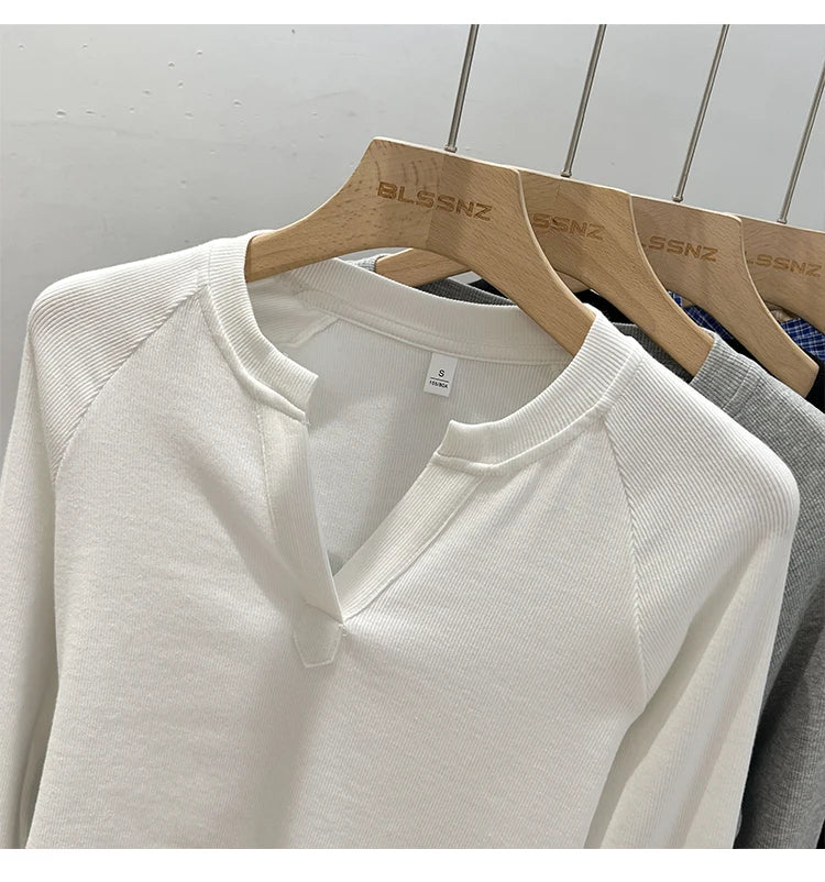 T-shirt basique ajusté à col en V et manches longues pour femme, style coréen, polyvalent, simple, couche de base, décontracté, collection 2026