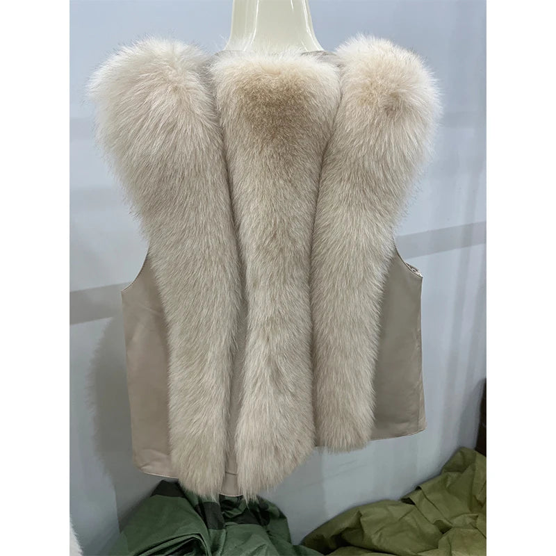Gilet en fourrure de renard véritable pour femmes — fourrure naturelle, cuir, fermeture éclair, automne/hiver 2024