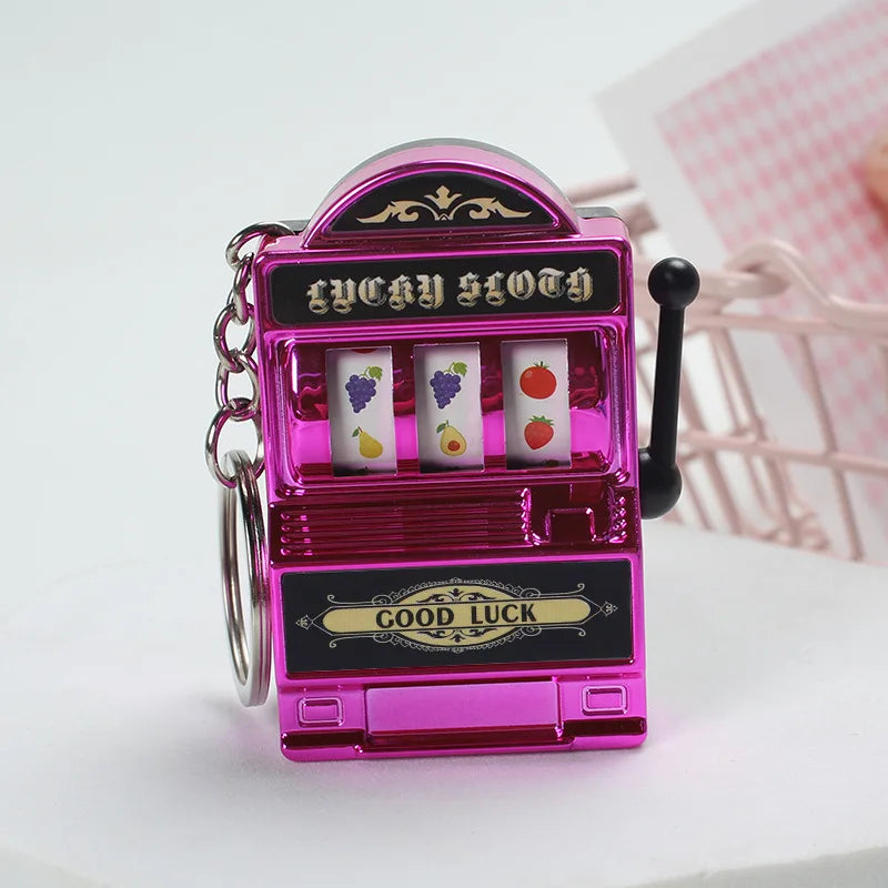 Llavero máquina tragaperras de frutas, llavero de la suerte Jackpot, mini colgante de Casino, dije de bolso, regalos novedosos para niños y adultos