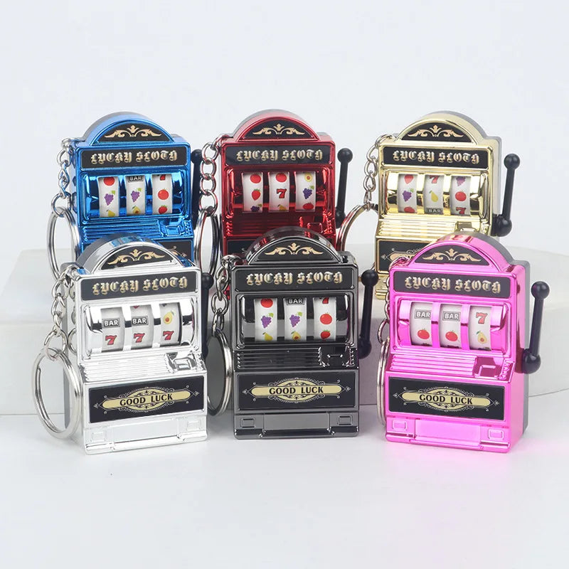 Llavero máquina tragaperras de frutas, llavero de la suerte Jackpot, mini colgante de Casino, dije de bolso, regalos novedosos para niños y adultos