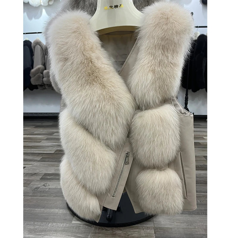 Gilet en fourrure de renard véritable pour femmes — fourrure naturelle, cuir, fermeture éclair, automne/hiver 2024