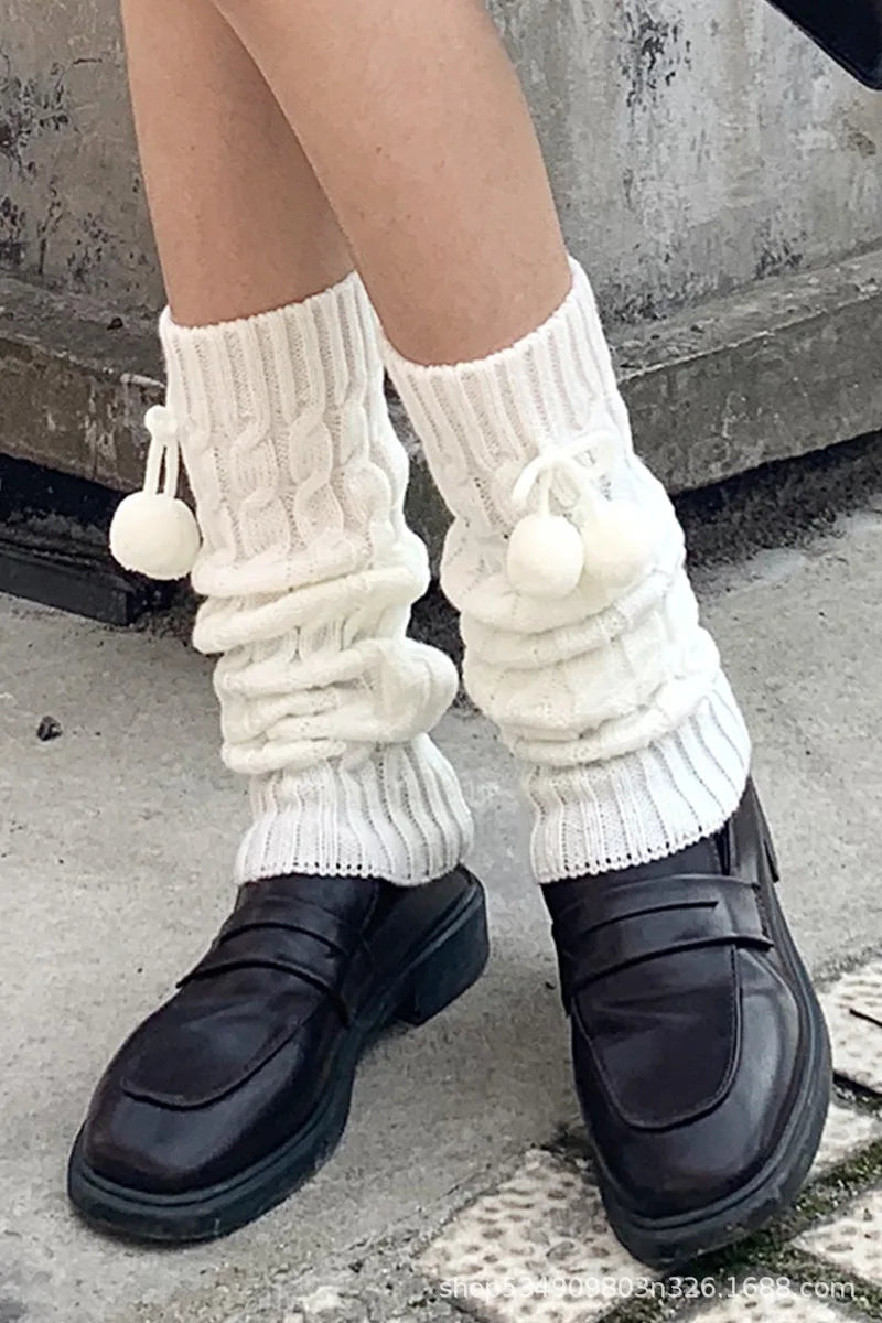 Chaussettes chaudes d'hiver Lolita, chaussettes tricotées pour jambes chaudes, couvre-pieds tricotés en boule de laine, chauffe-jambes avec boules pour femmes