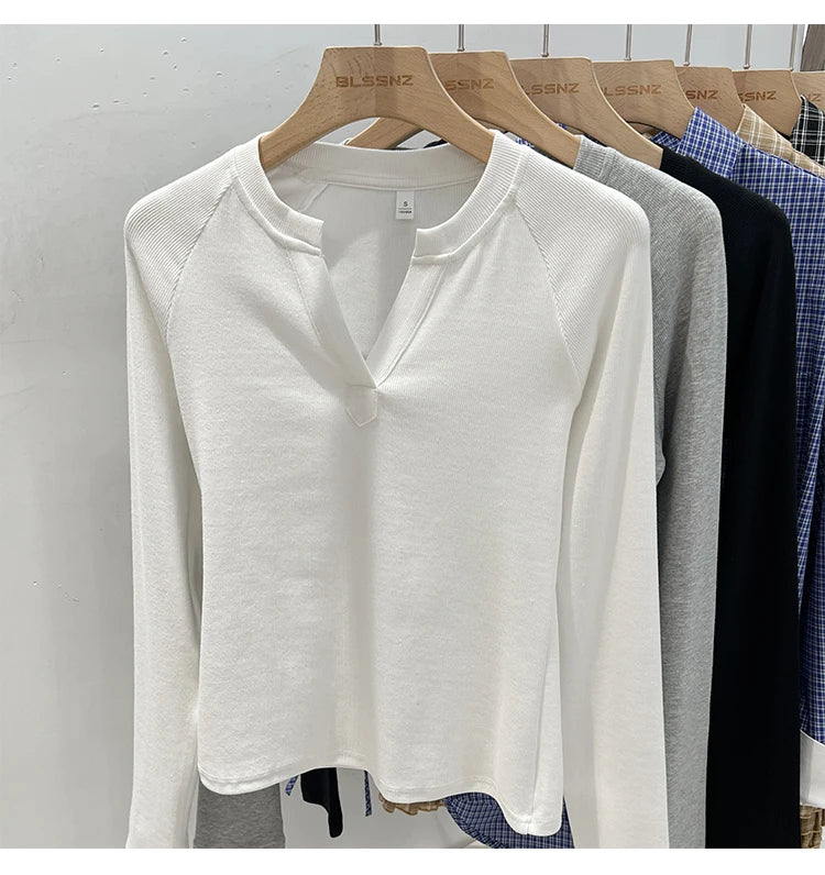 T-shirt basique ajusté à col en V et manches longues pour femme, style coréen, polyvalent, simple, couche de base, décontracté, collection 2026
