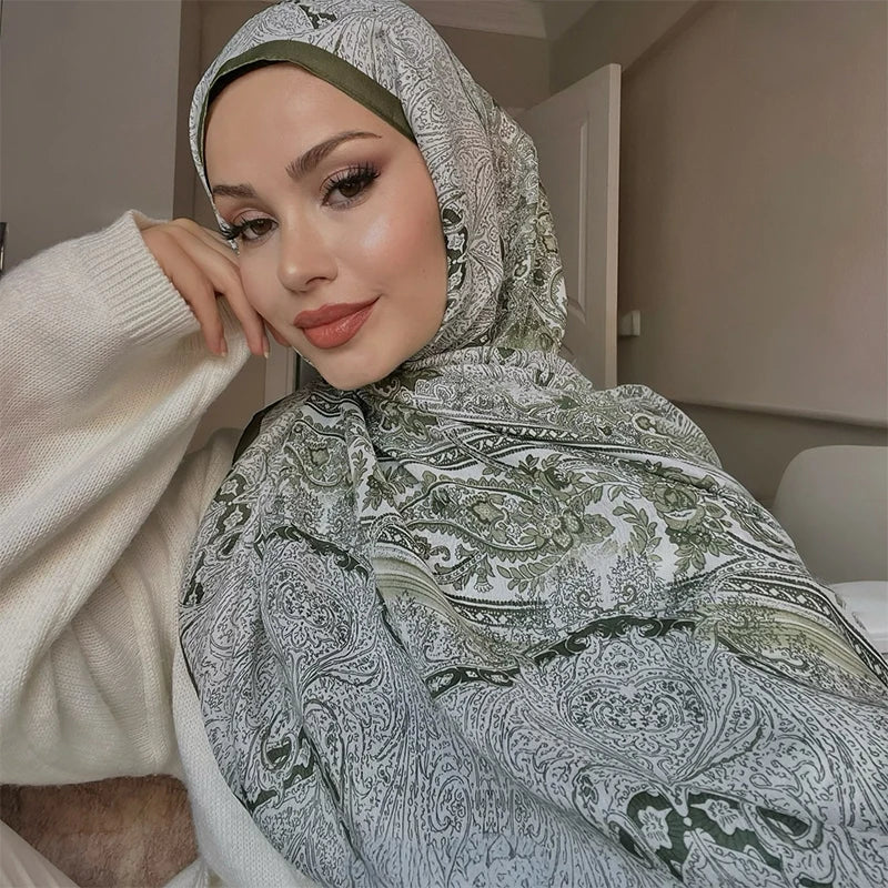 Foulard Hijab en Satin Soie pour Femme — Mode Été, Crème Solaire, Plage, Étole