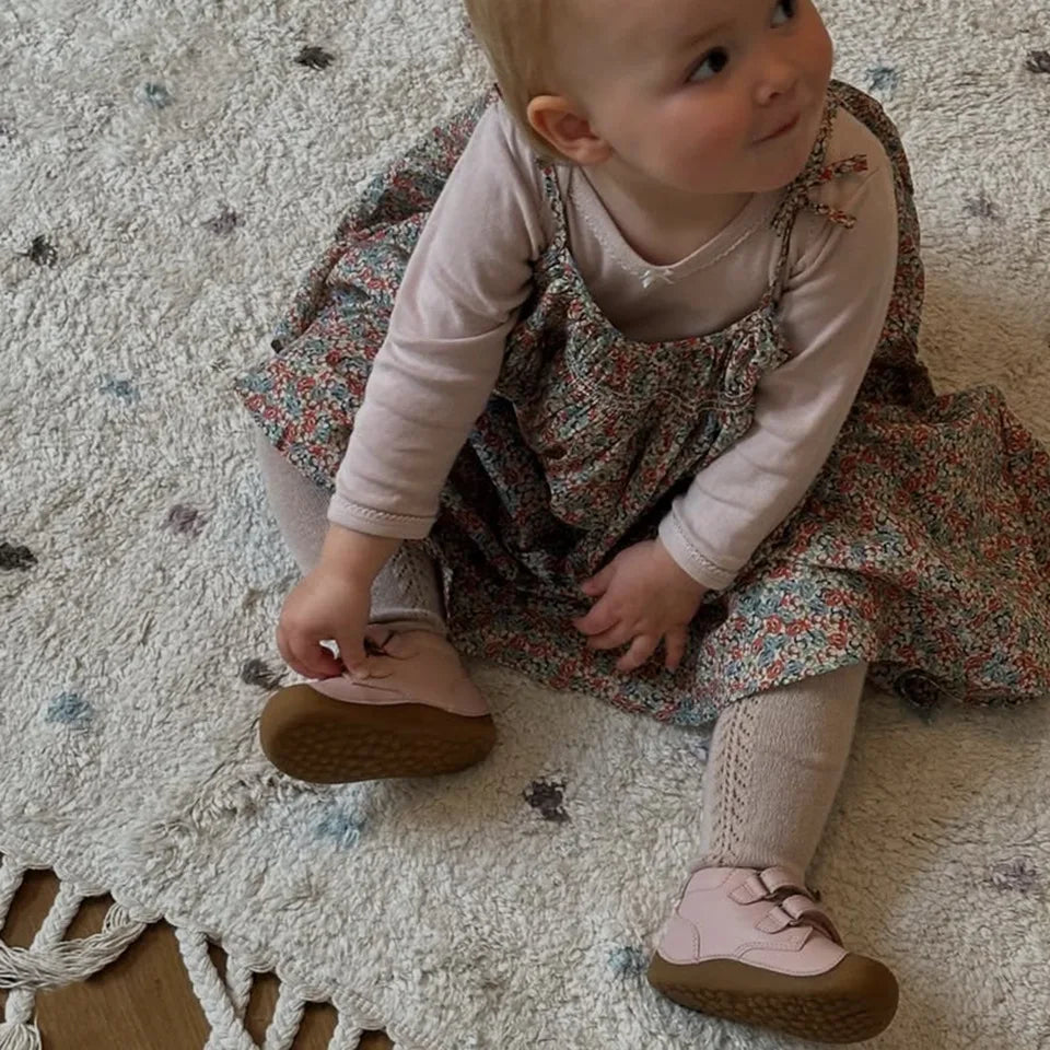 Robes d'été en coton pour bébés filles 2026 — débardeurs à imprimé floral, t-shirts, shorts, ensembles enfants