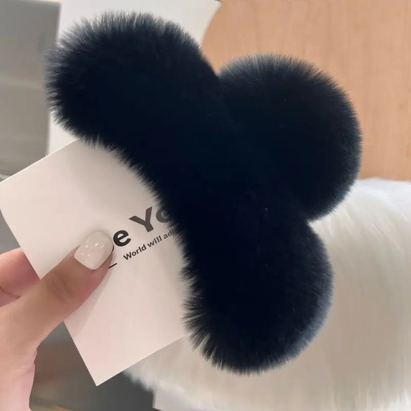 Grande pince en peluche avec une sensation haut de gamme, pince à cheveux poilue d'automne et d'hiver, tempérament féminin et coiffure, 1/2 pièces